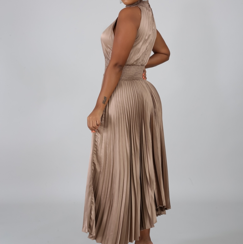 Monroe Dress - Picture 3 of 4